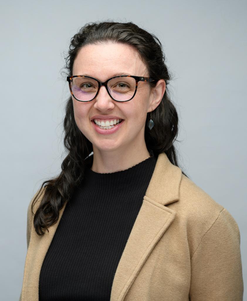 Headshot of Hannah Oltean