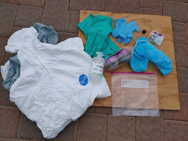 Emergency supply bag with PPE