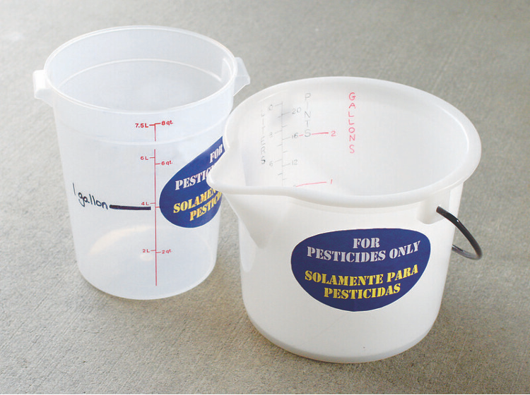 Bucket for measuring