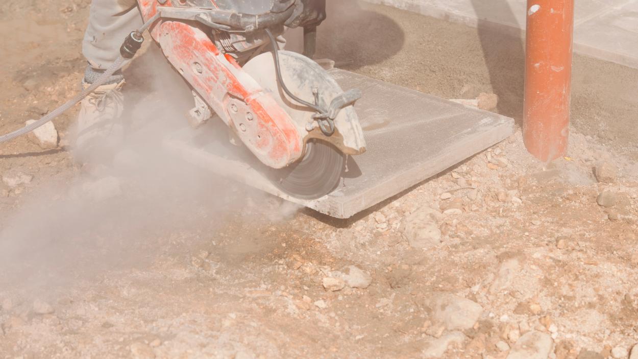 Saw creates dust